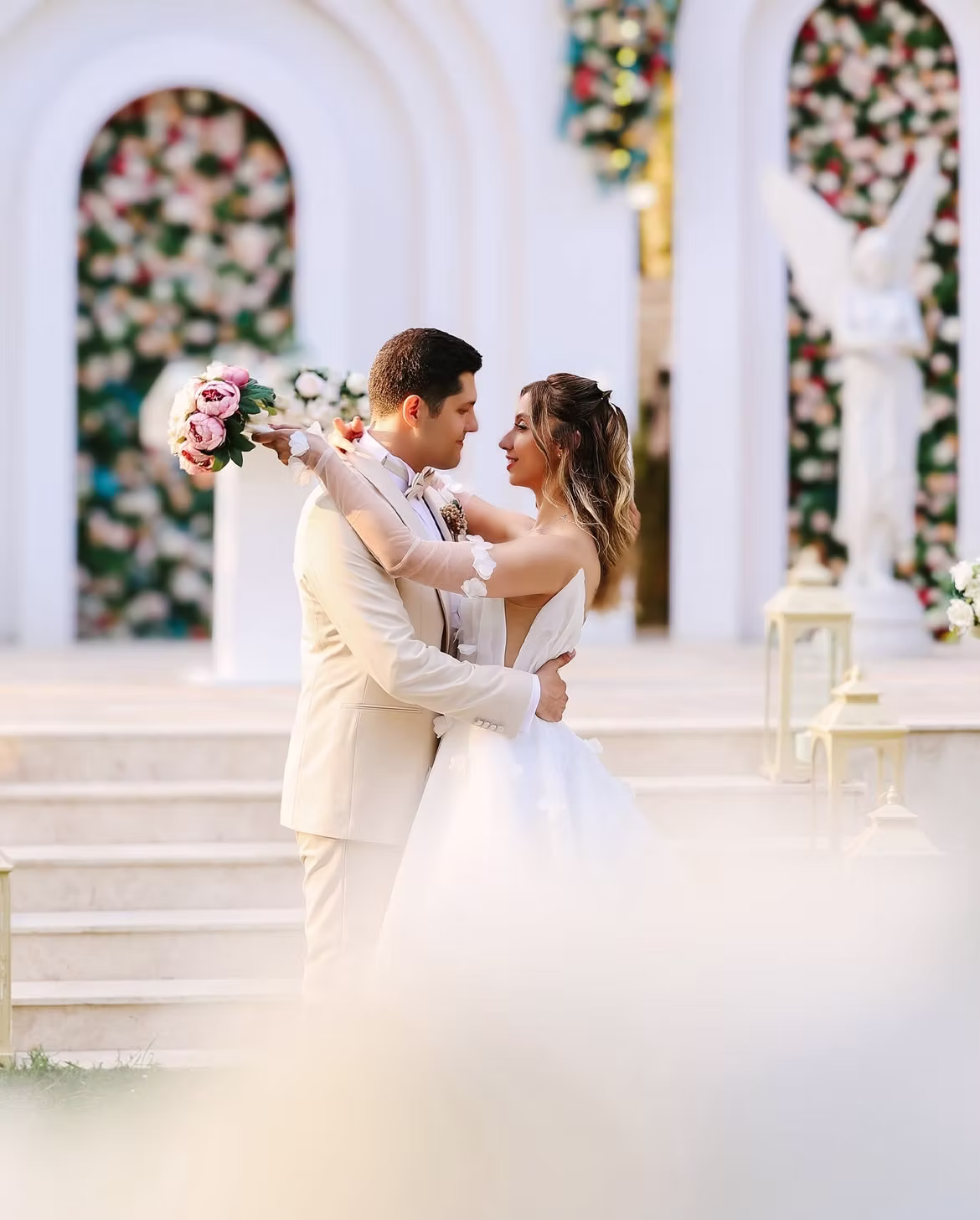 Event Garden’da kutlanan bir düğünden gelin ve damat